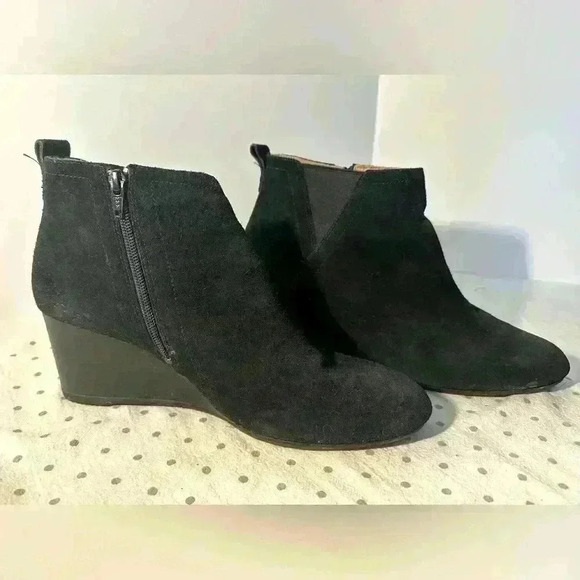 Vionic Nubuck Booties - Picture 1 of 10